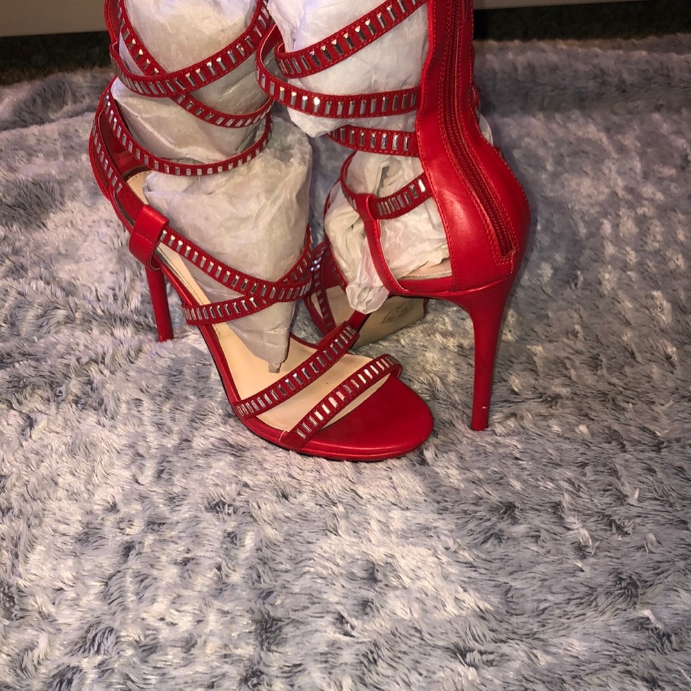 Heels - Picture 6 of 6